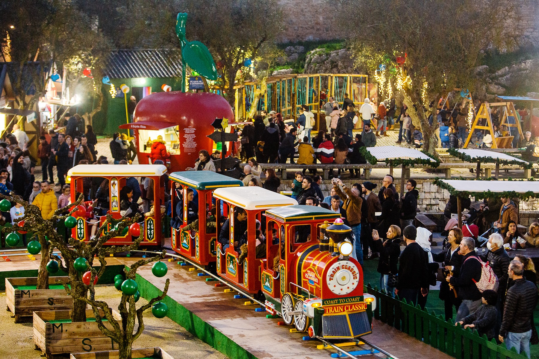 Este ano a magia da Vila Natal é feita pelo ecrã. Festas continuam proibidas