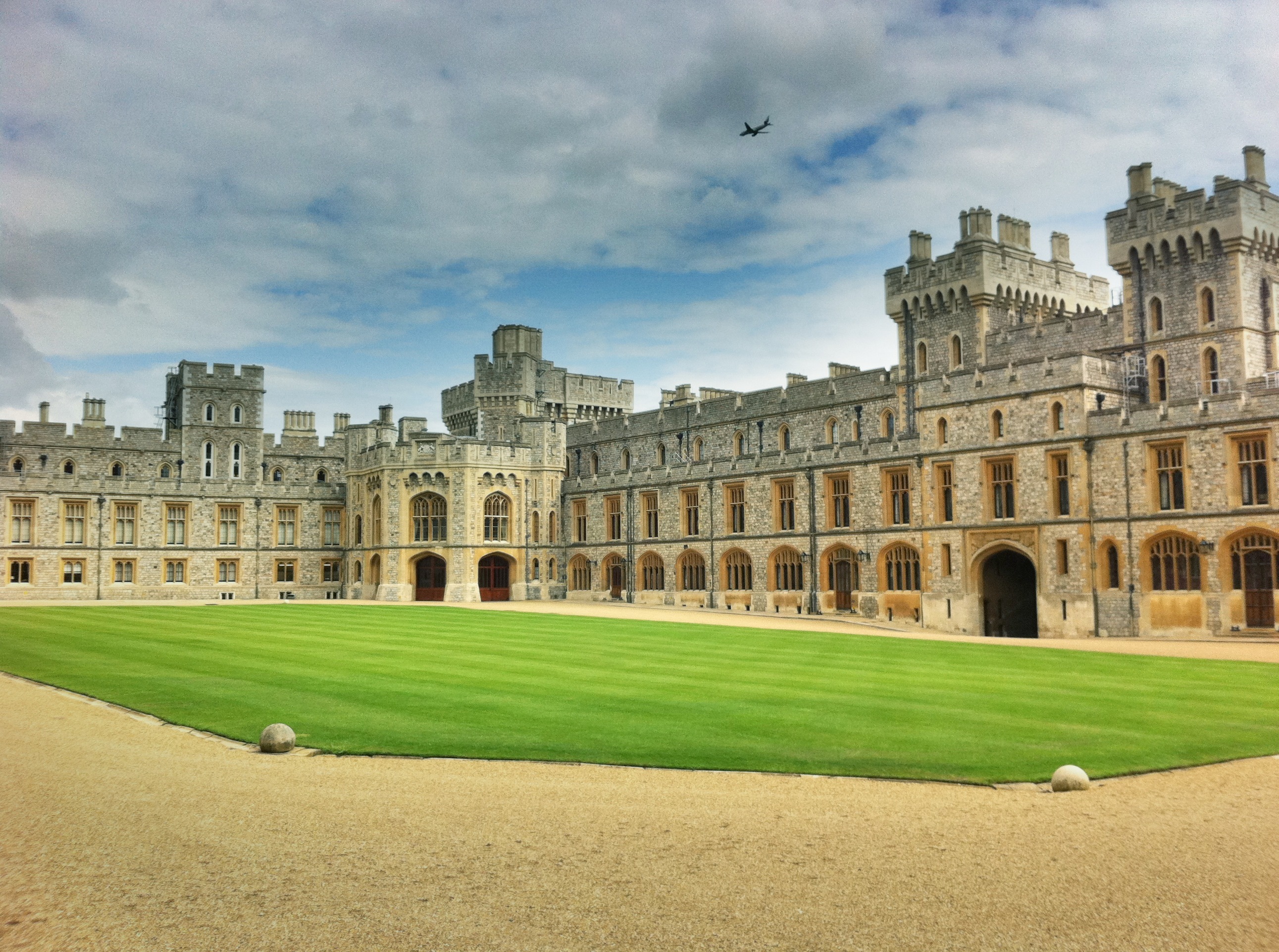 Palácios, castelos e residências. A longa lista de propriedades que o Rei  Carlos III vai passar a gerir no Reino Unido - Mundo - SAPO Viagens
