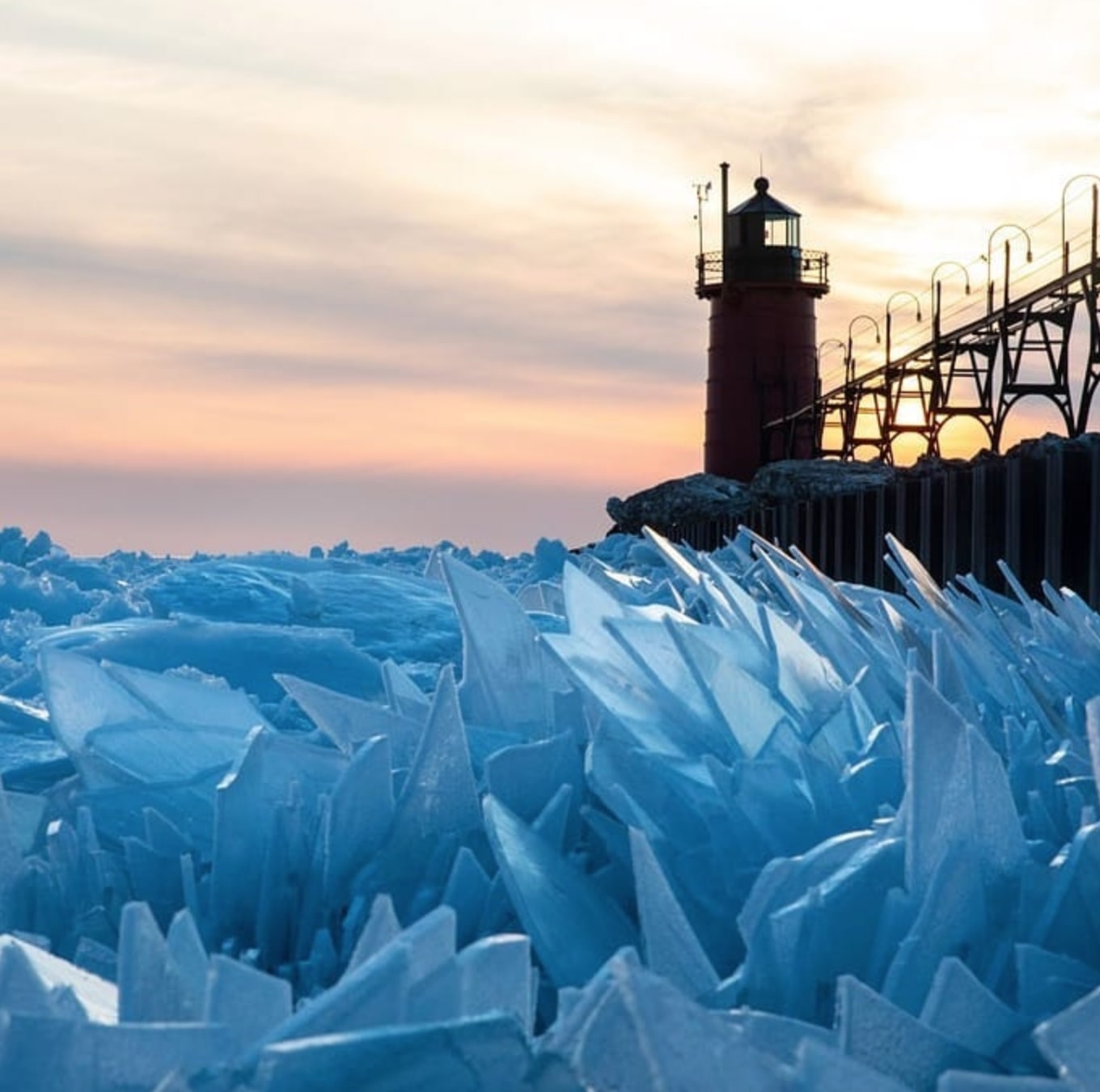 O Lago Michigan começou a descongelar e causou um dos fenómenos naturais mais bonitos de sempre