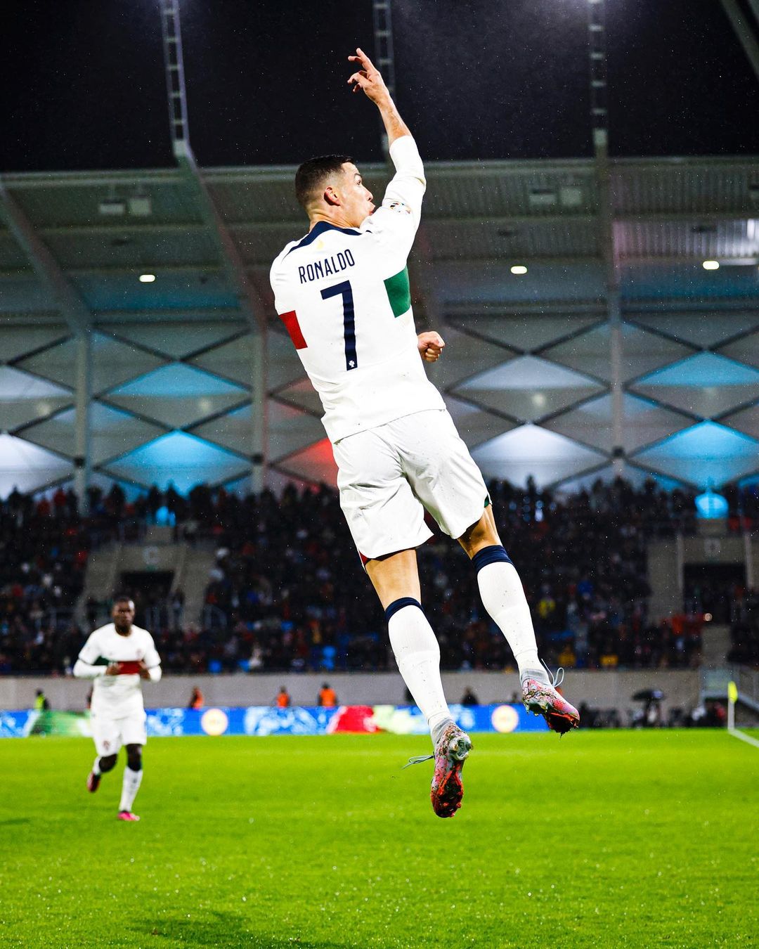 Há bilhetes para ver a Seleção com 50% de desconto. E só é preciso ir ao supermercado