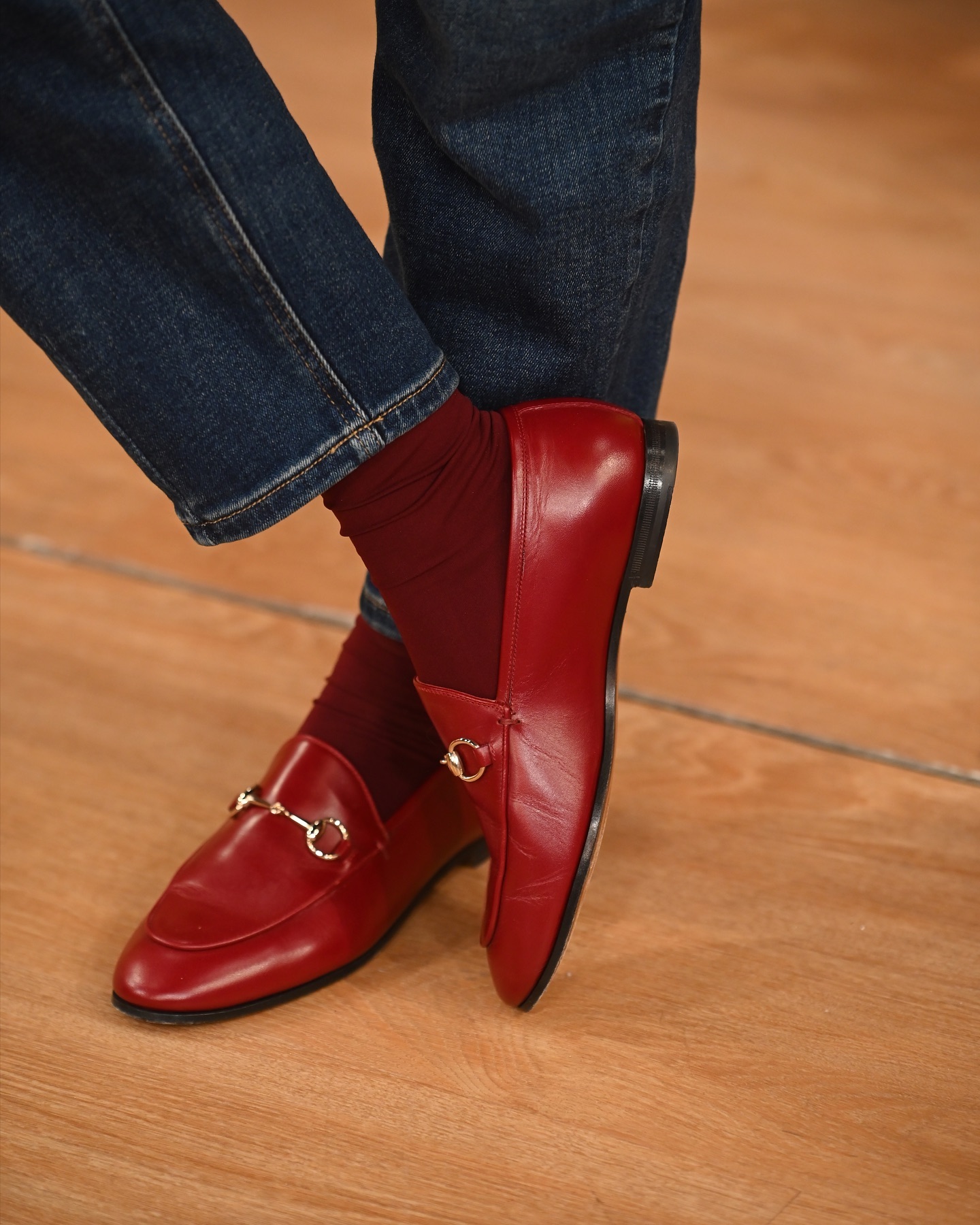 Cristina Ferreira achou tendência os sapatos vermelhos. 14 opções para animar os looks de outono