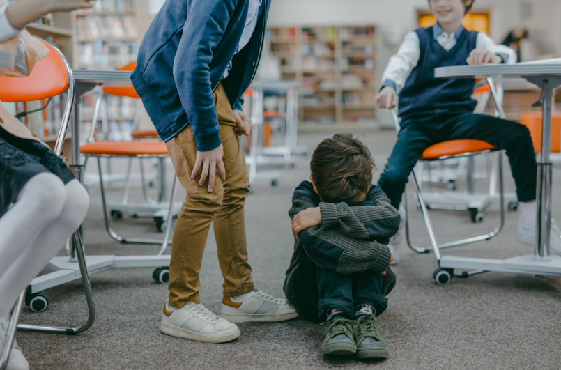 “Prefiro morrer a ir para a escola”. O drama de Santiago, 11 anos, vítima de bullying por causa da doença