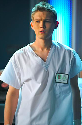 Ator da série “CSI Miami” foi encontrado morto aos 35 anos. Causa da morte ainda não foi determinada