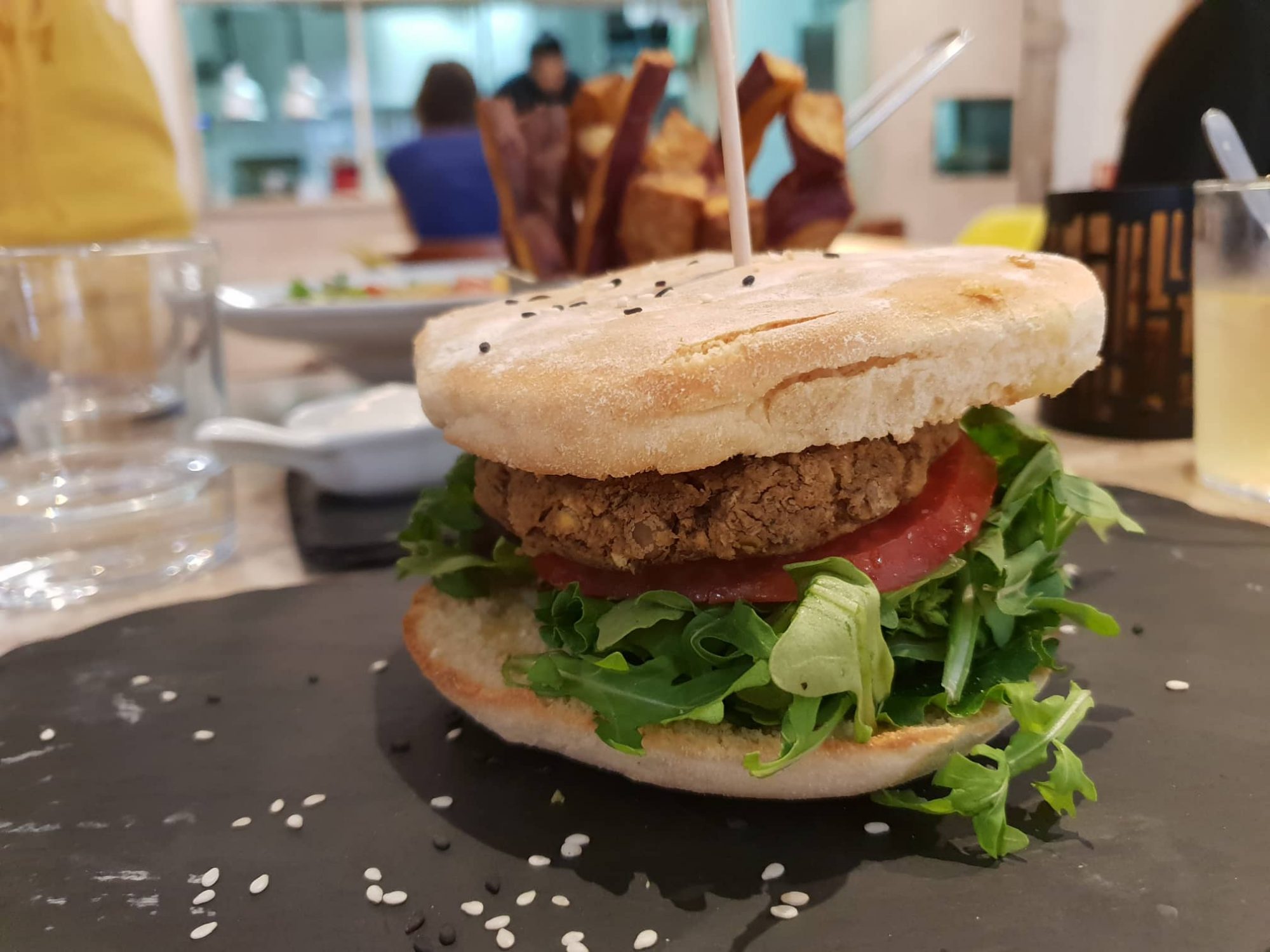 O dia em que levámos uma carnívora a comer ao melhor restaurante vegan de Lisboa