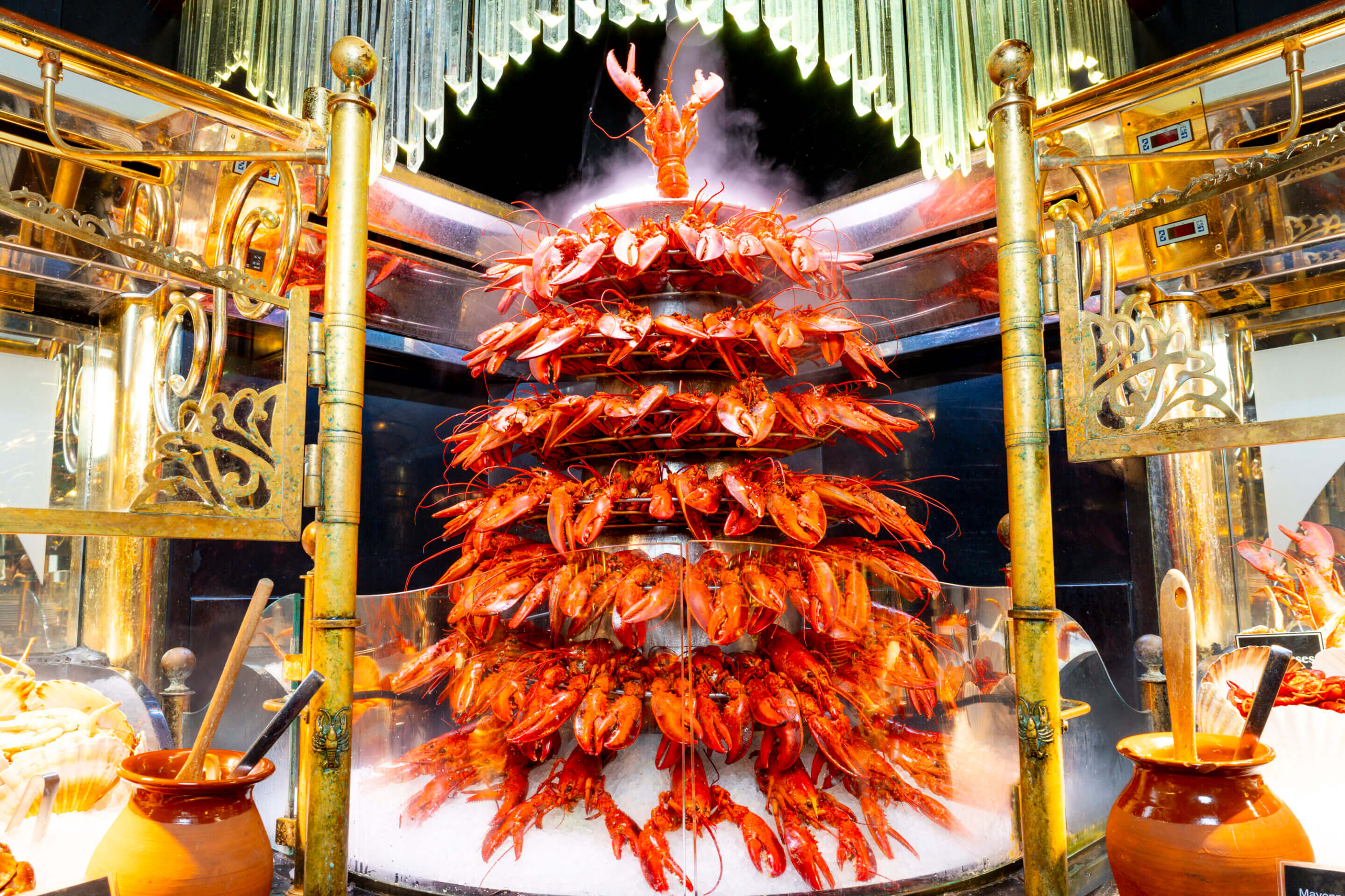 Este é o maior buffet do mundo e tem mais de 300 pratos à sua disposição. Saiba quanto custa ir lá comer