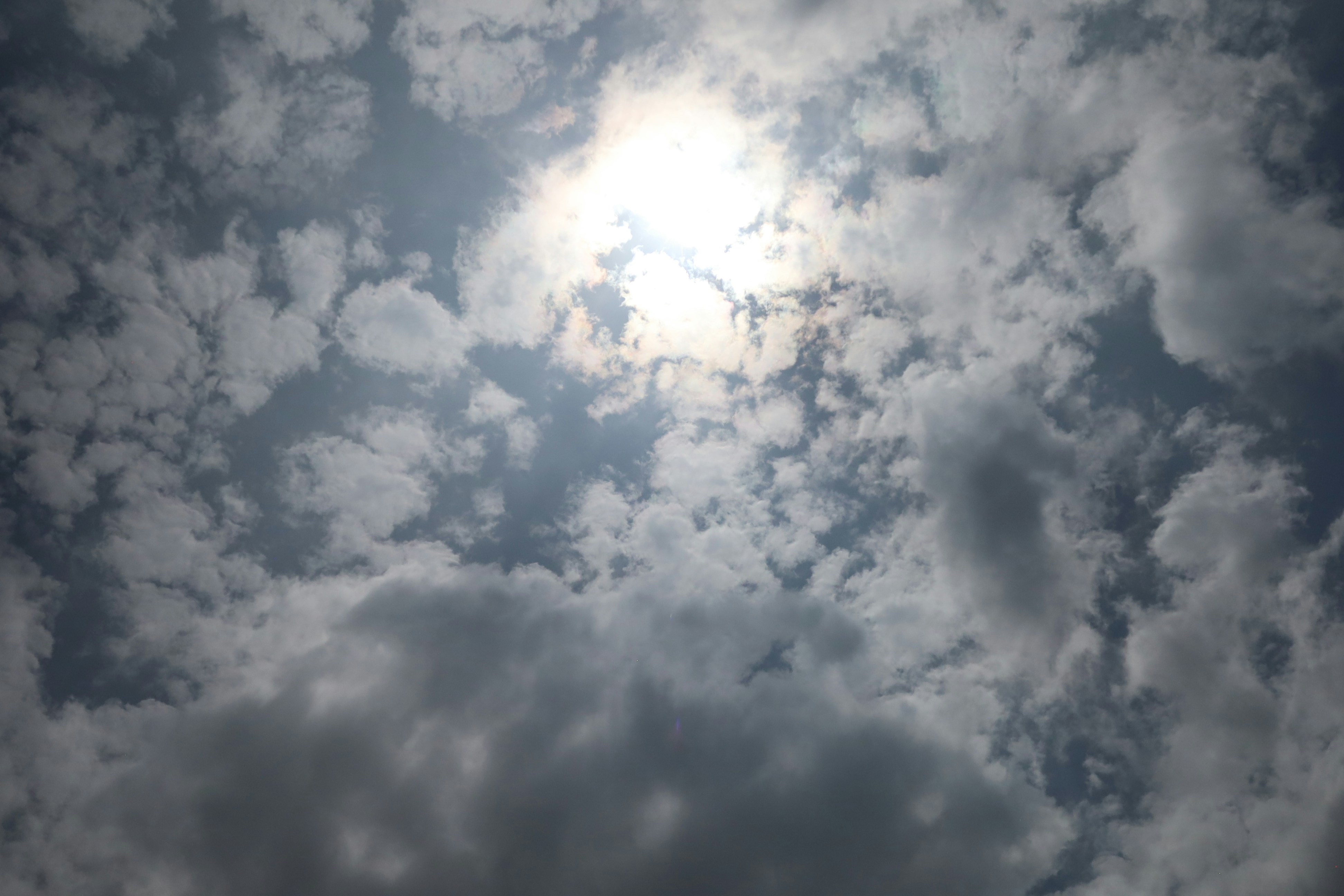 Mau tempo finalmente dá descanso. Semana chega com céu limpo e menos chuva (mas o frio continua)
