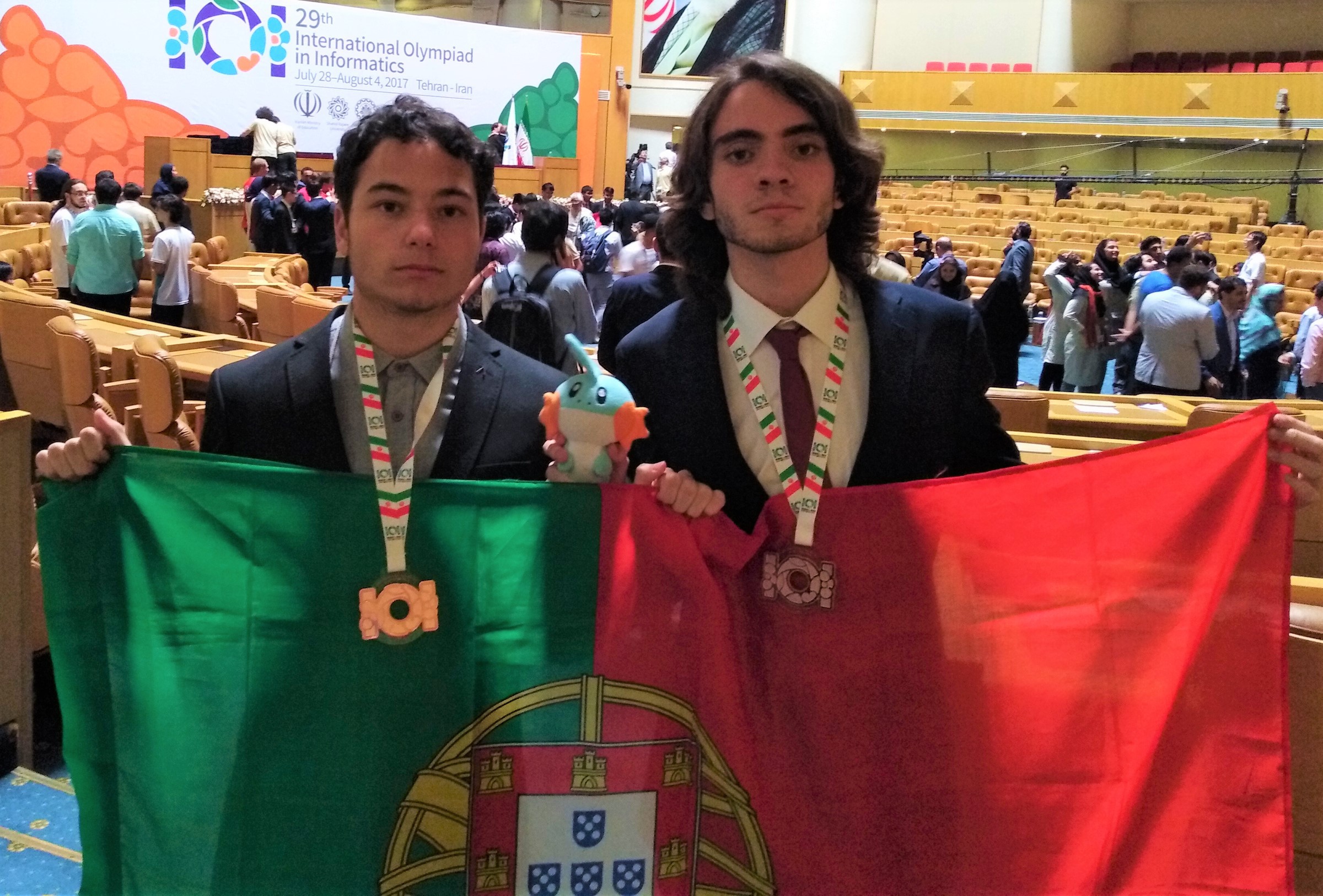 Portugal termina Olimpíadas Internacionais de Informática com duas medalhas de bronze