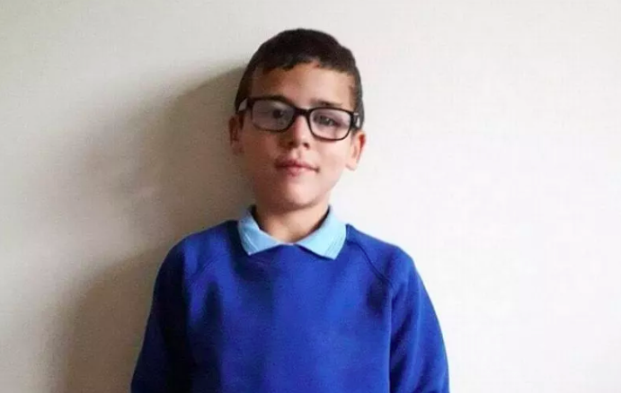 Mãe terá assassinado filho com ajuda do padrasto. Menino de 9 anos foi encontrado com 50 feridas