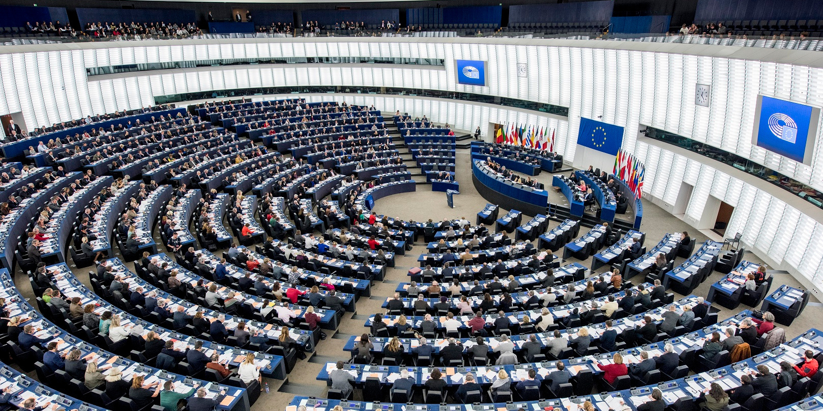 Lei dos Serviços Digitais: Parlamento aprova proposta que pode tornar-se “regra de ouro” nos serviços online