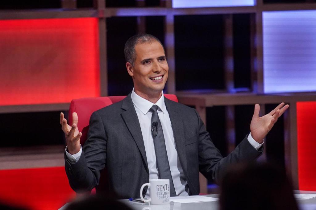 Mais transferências. Ricardo Araújo Pereira troca de “casa” ao fim de 17 anos