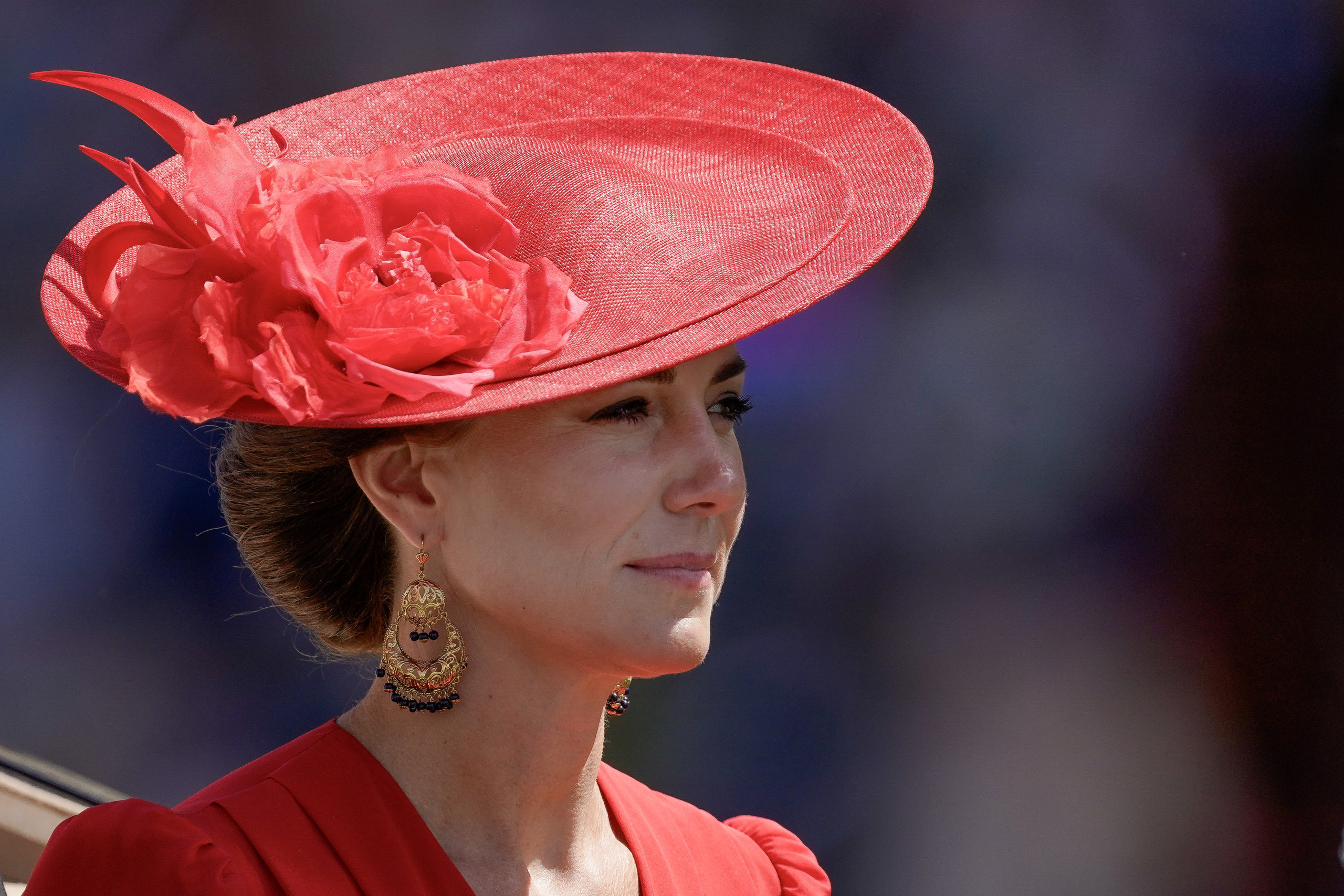Кейт принцесса уэльская последние. Шляпки Кейт Миддлтон. Принцесса Уэльская Кейт. Royal Ascot 2023. Принцесса Кэтрин Уэльская в Красном.