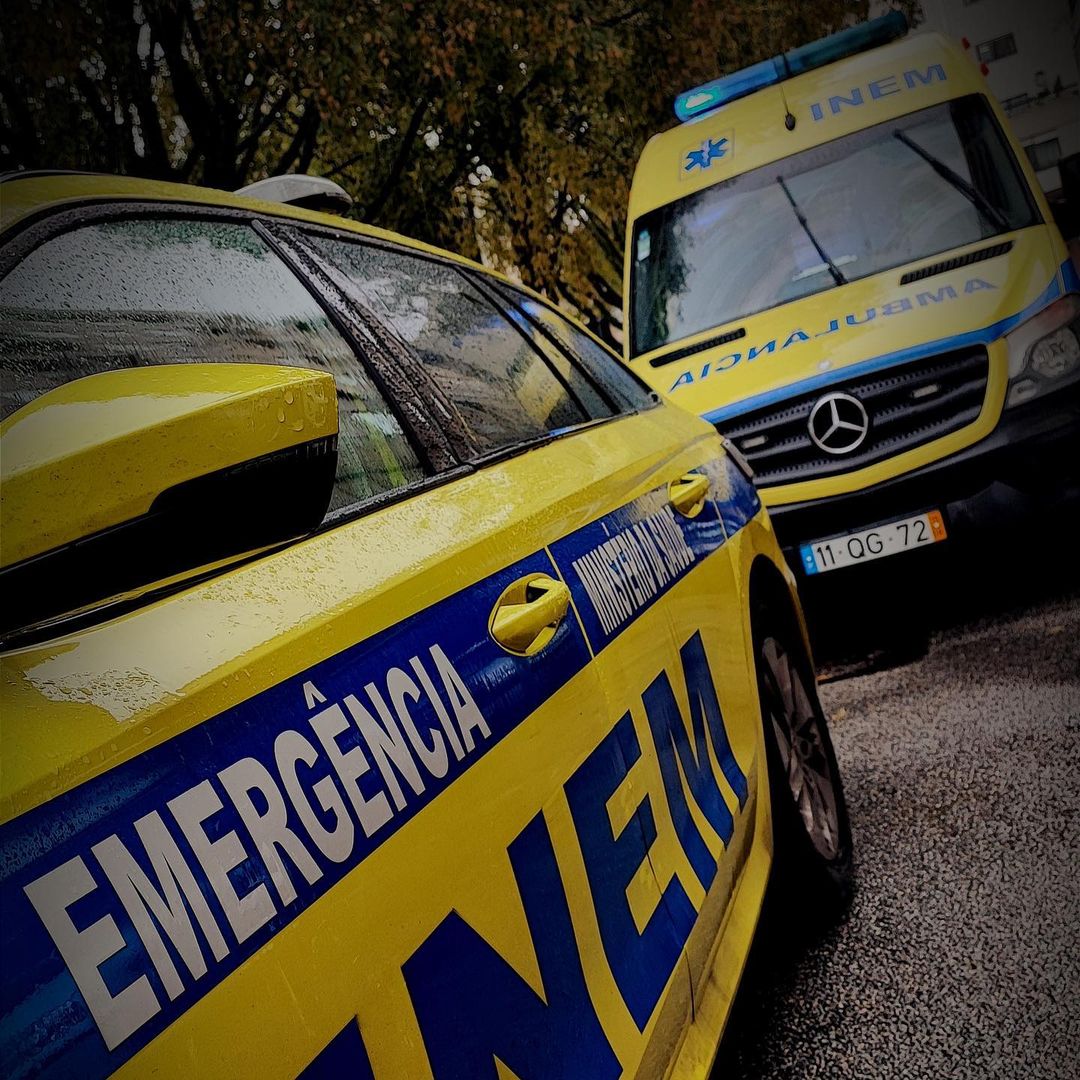 Mulher morre atropelada pelo próprio carro em Lisboa. Viu o carro a descair e tentou impedir