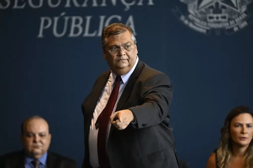 “Vá para a sua terra, sua porca”. Vídeo viral de portuguesa faz ministro brasileiro pedir a Portugal para devolver o ouro