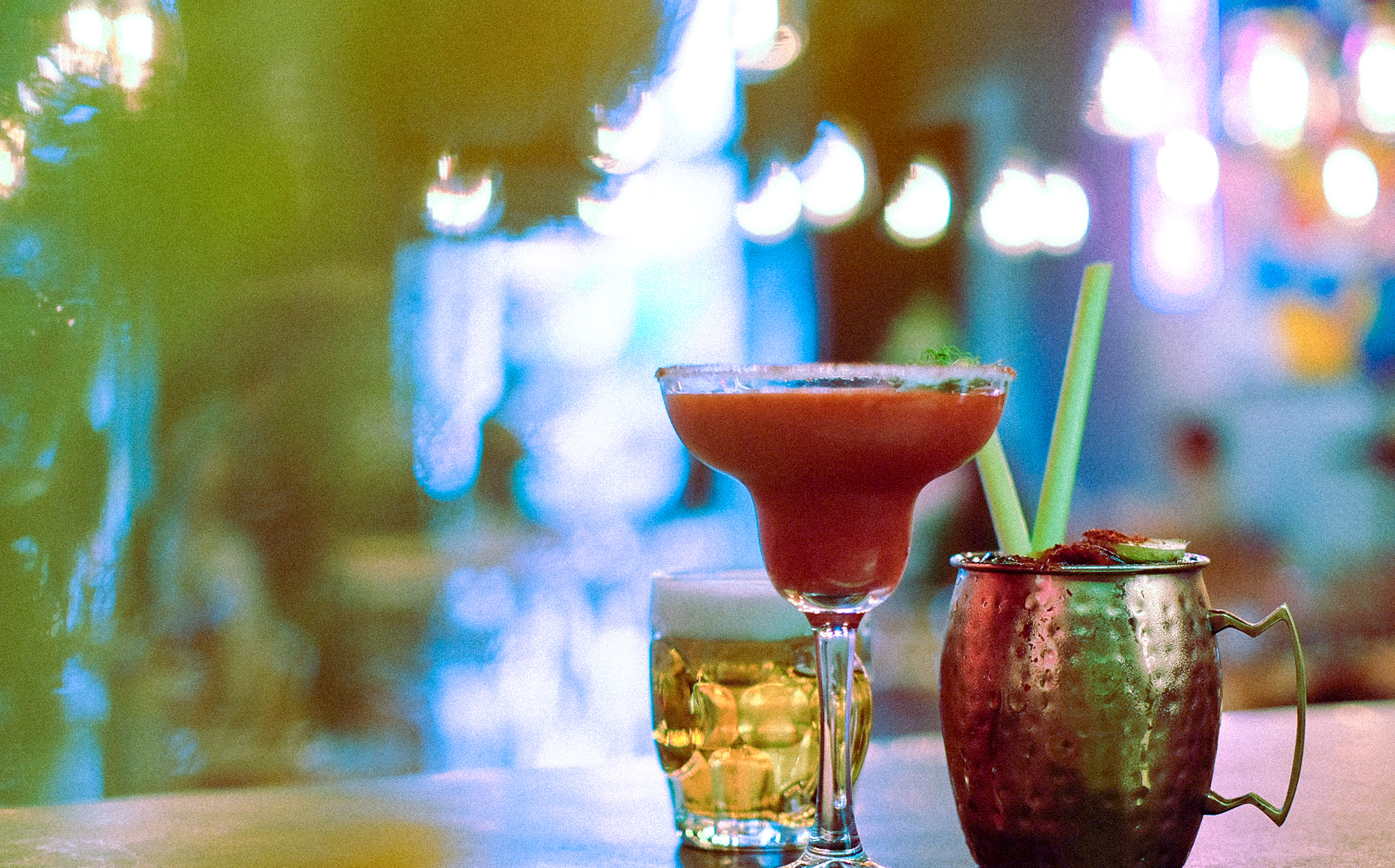 Finais de tarde com DJ, cocktails e street food asiática. As SOI Sessions estão de volta — saiba quando vão ser