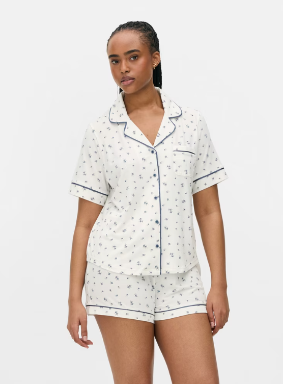 Estes 14 pijamas leves e fofos da Primark são perfeitos para as noites de verão (e vão dos 5€ aos 18€)