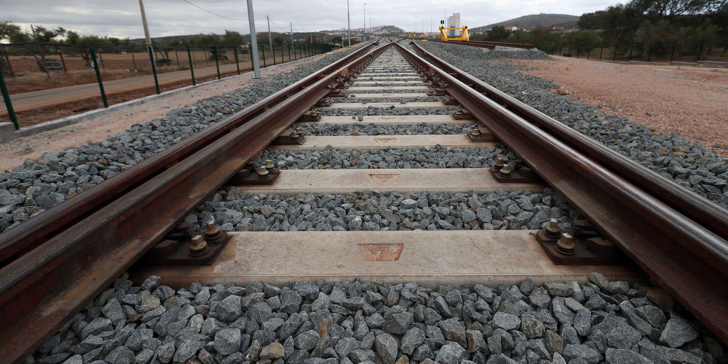 Atropelamento ferroviário mortal corta Linha do Norte em Ovar