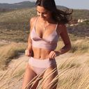 7 famosas portuguesas que lançaram coleções de fatos de banho e biquínis