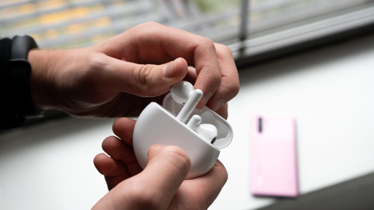 Chegaram os rivais dos AirPods. Os auriculares Freebuds 3 da Huawei já estão à venda em Portugal