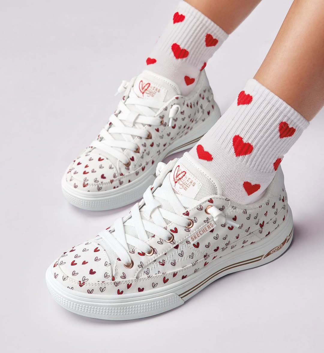 Amamos a nova coleção cápsula da Skechers com corações de todas as formas e feitios. Veja as fotos