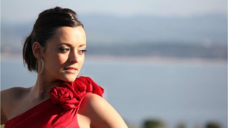 Cantora espanhola morre durante espetáculo devido a explosão de elemento pirotécnico