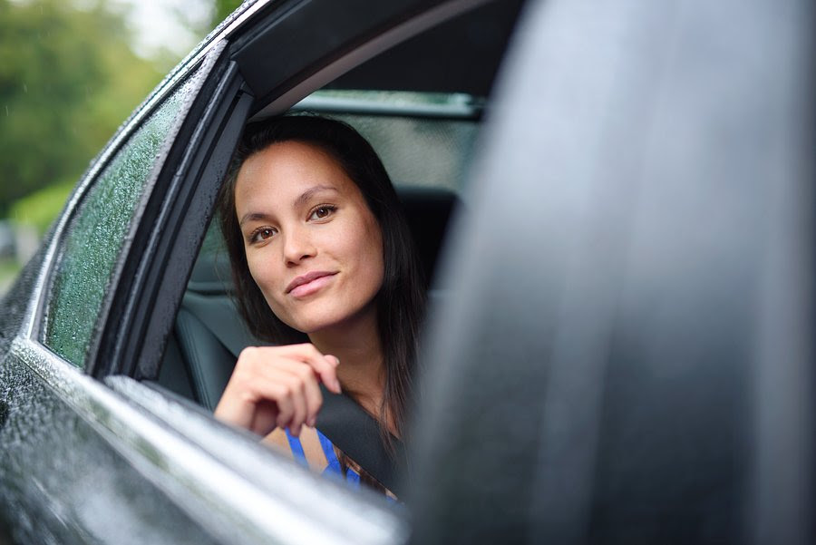 Já pode escolher viajar de Uber só com motoristas mulheres. Saiba como funciona o novo serviço