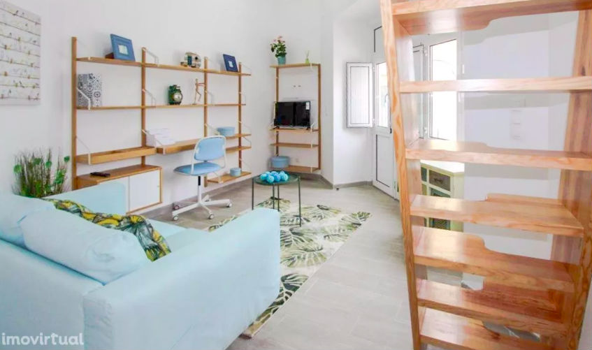 Lisboa. Estas lojas foram (ou podem ser) transformadas em apartamentos