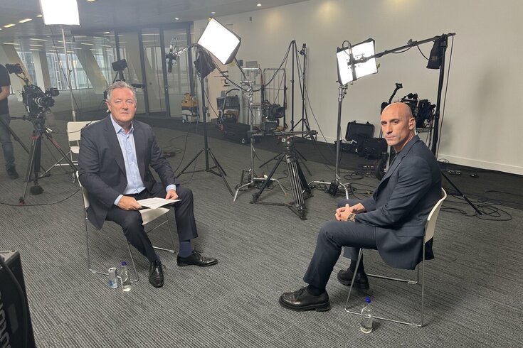 Rubiales volta a pedir desculpa, mas não a Jenni Hermoso. Os pontos fulcrais da entrevista a Piers Morgan