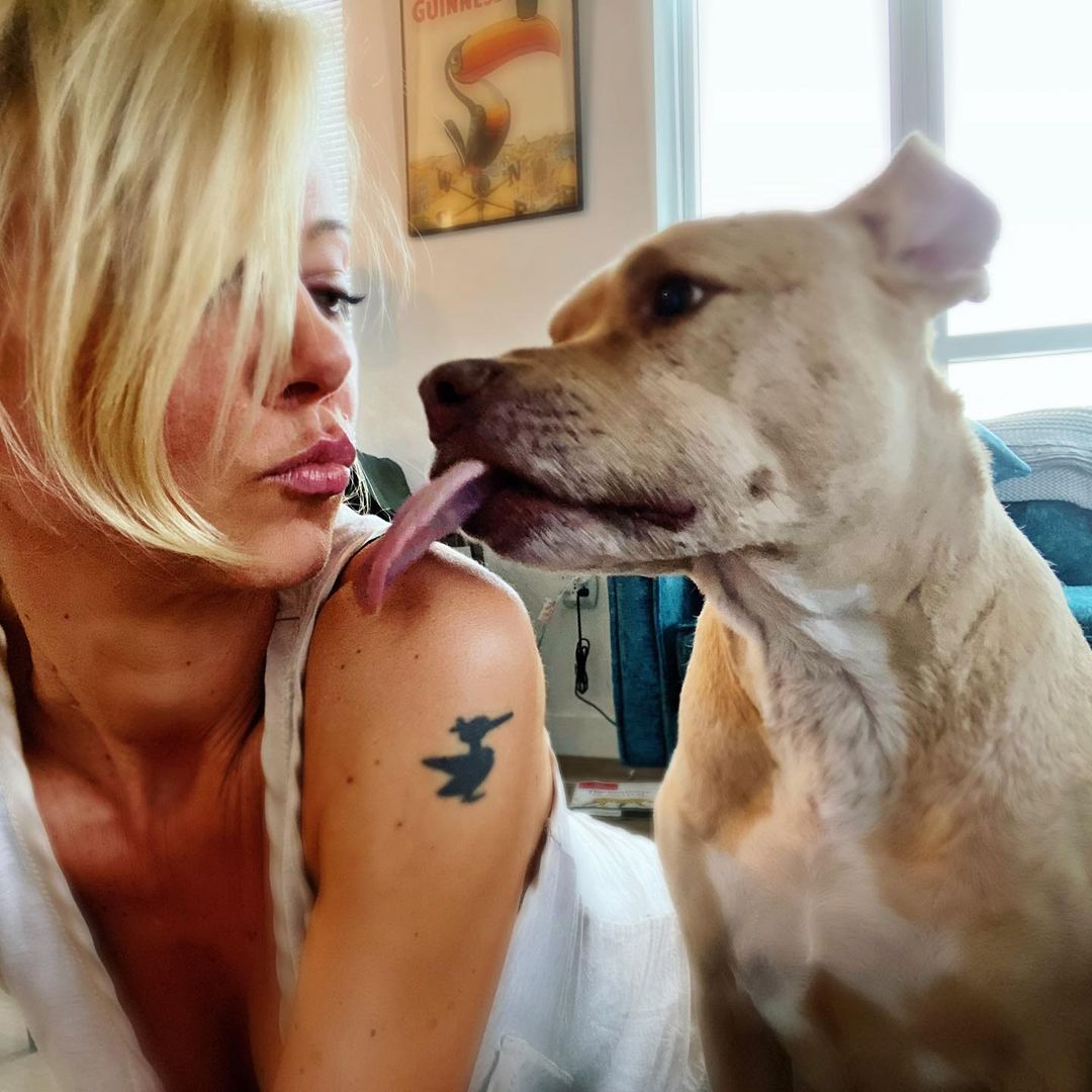 Quem é Sarma Melngailis, a nova burlona da Netflix que só queria tornar o cão imortal?