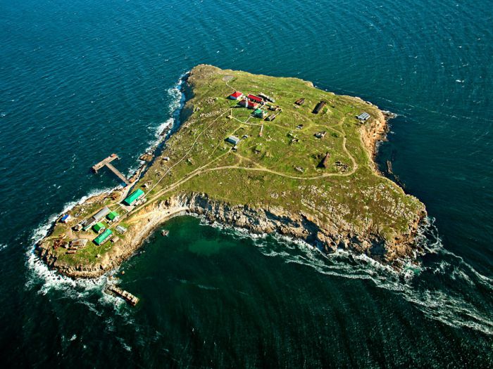 13 homens que fizeram frente a navio russo no Mar Negro estão vivos