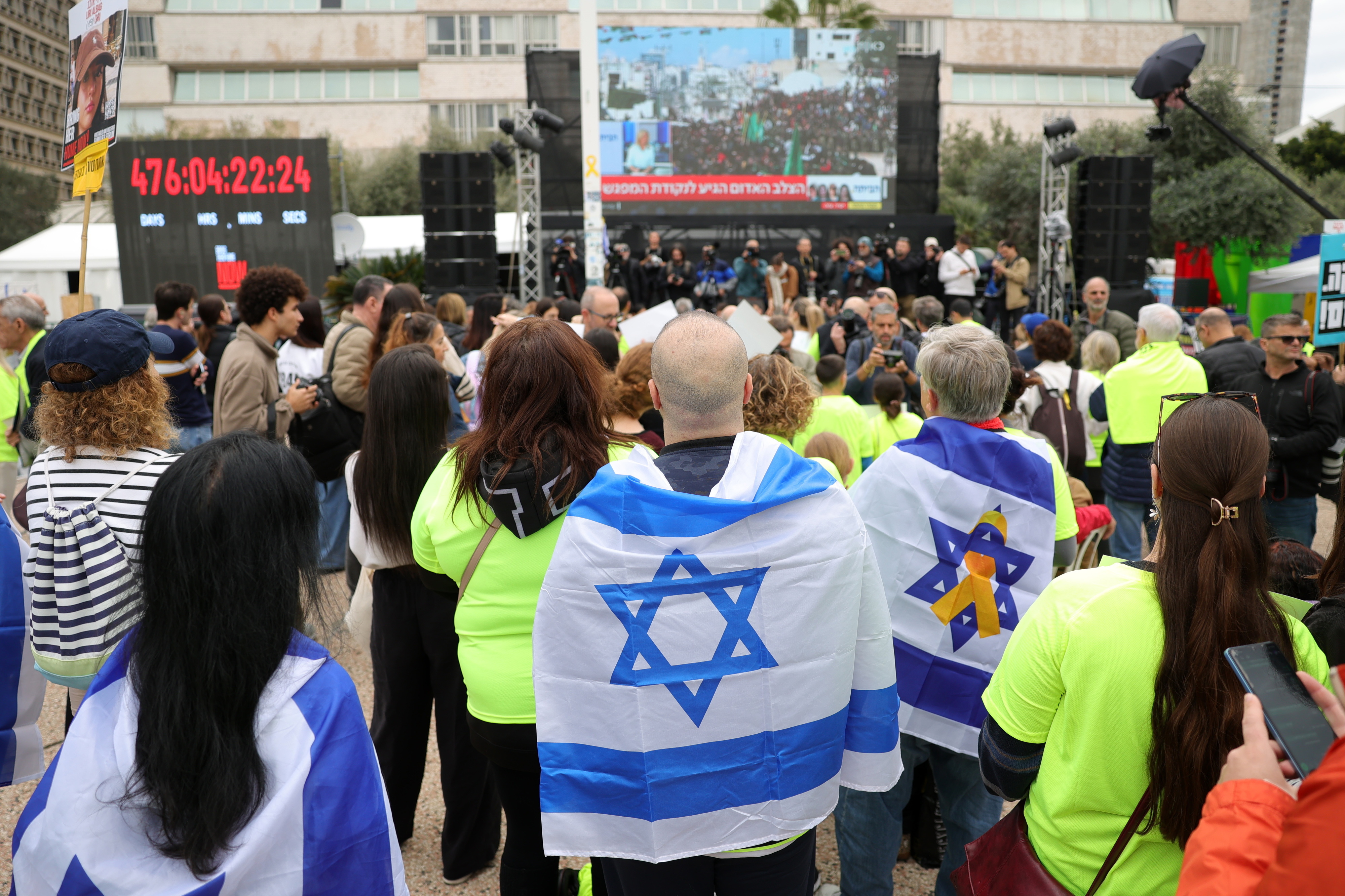 Israel diz que oito reféns que seriam libertados nas próximas semanas morreram