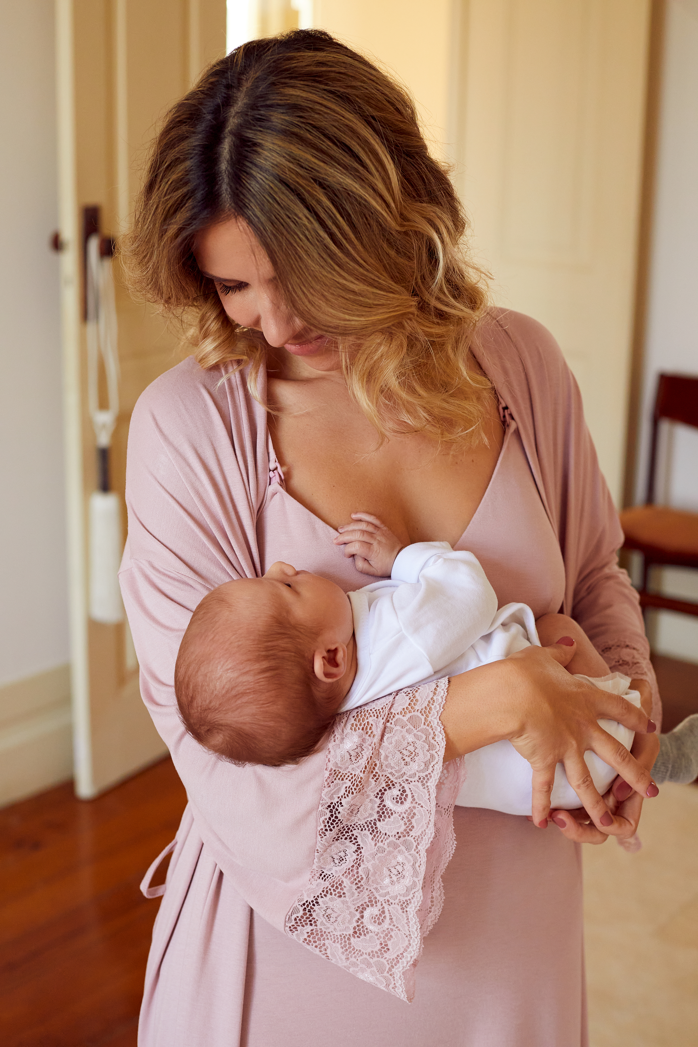 Está grávida? Esta linha de roupa confortável e económica foi feita à sua medida