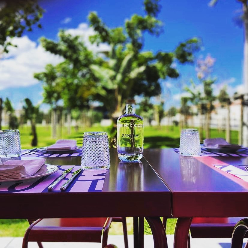 No Zunzum há petiscos, cocktails e festa com DJ’s às quintas-feiras e sextas-feiras