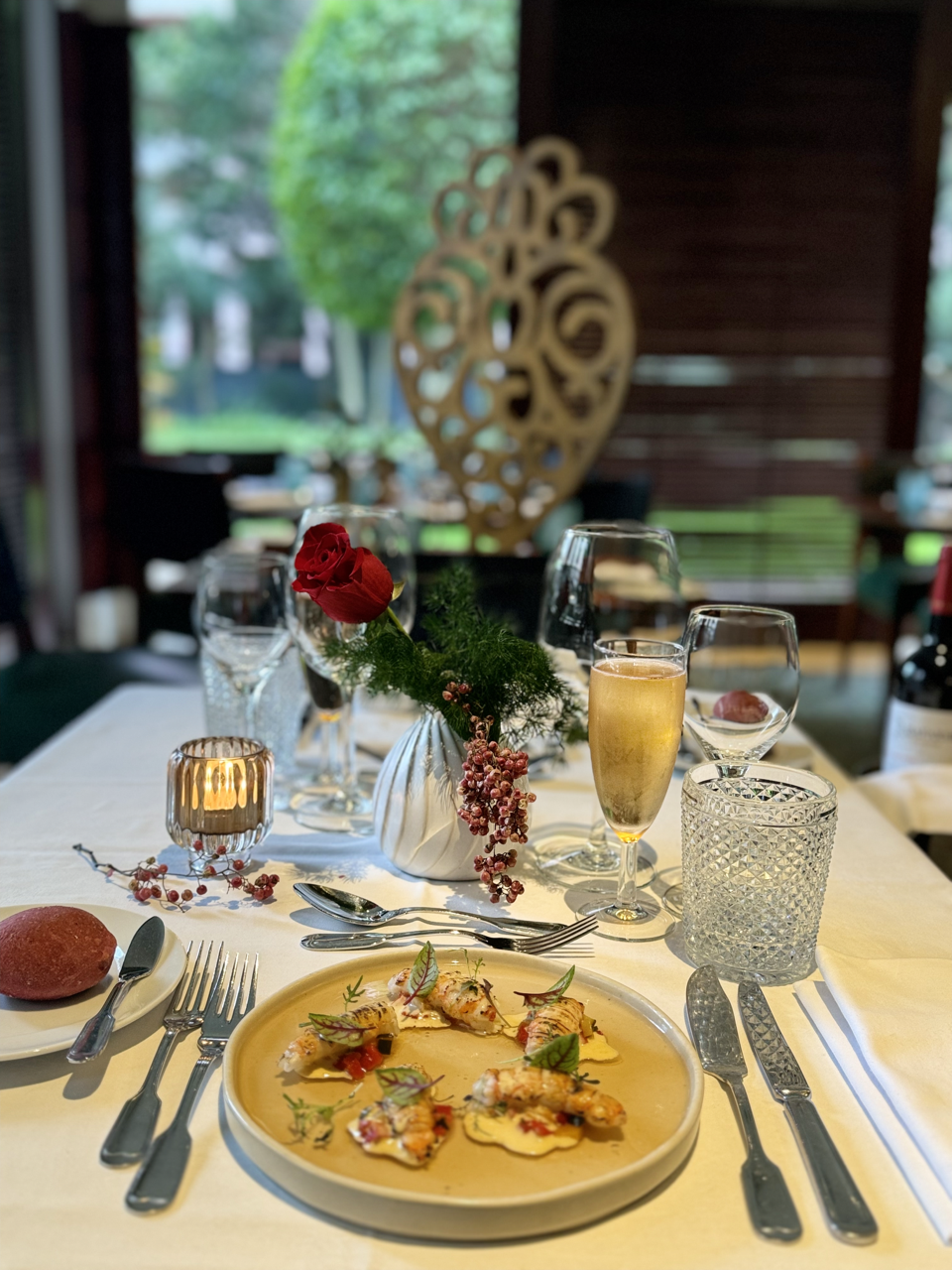 Este jantar romântico com música ao vivo é o plano perfeito para o Dia dos Namorados. Saiba porquê