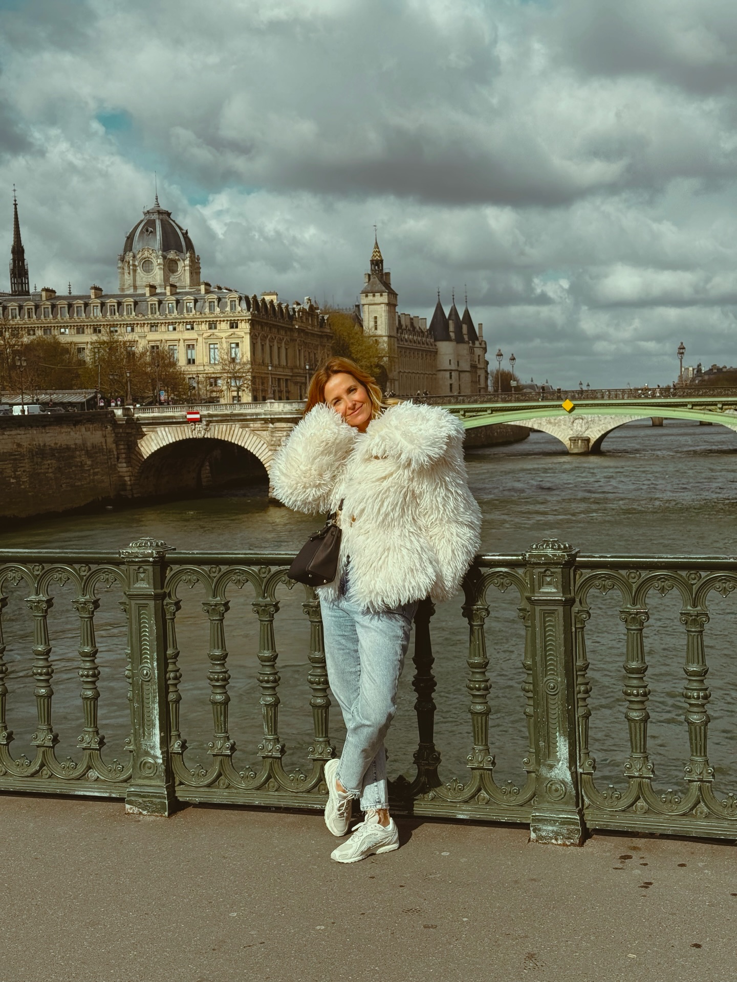 Cristina in Paris. Veja as fotos deslumbrantes da escapadinha romântica de Cristina Ferreira e João Monteiro