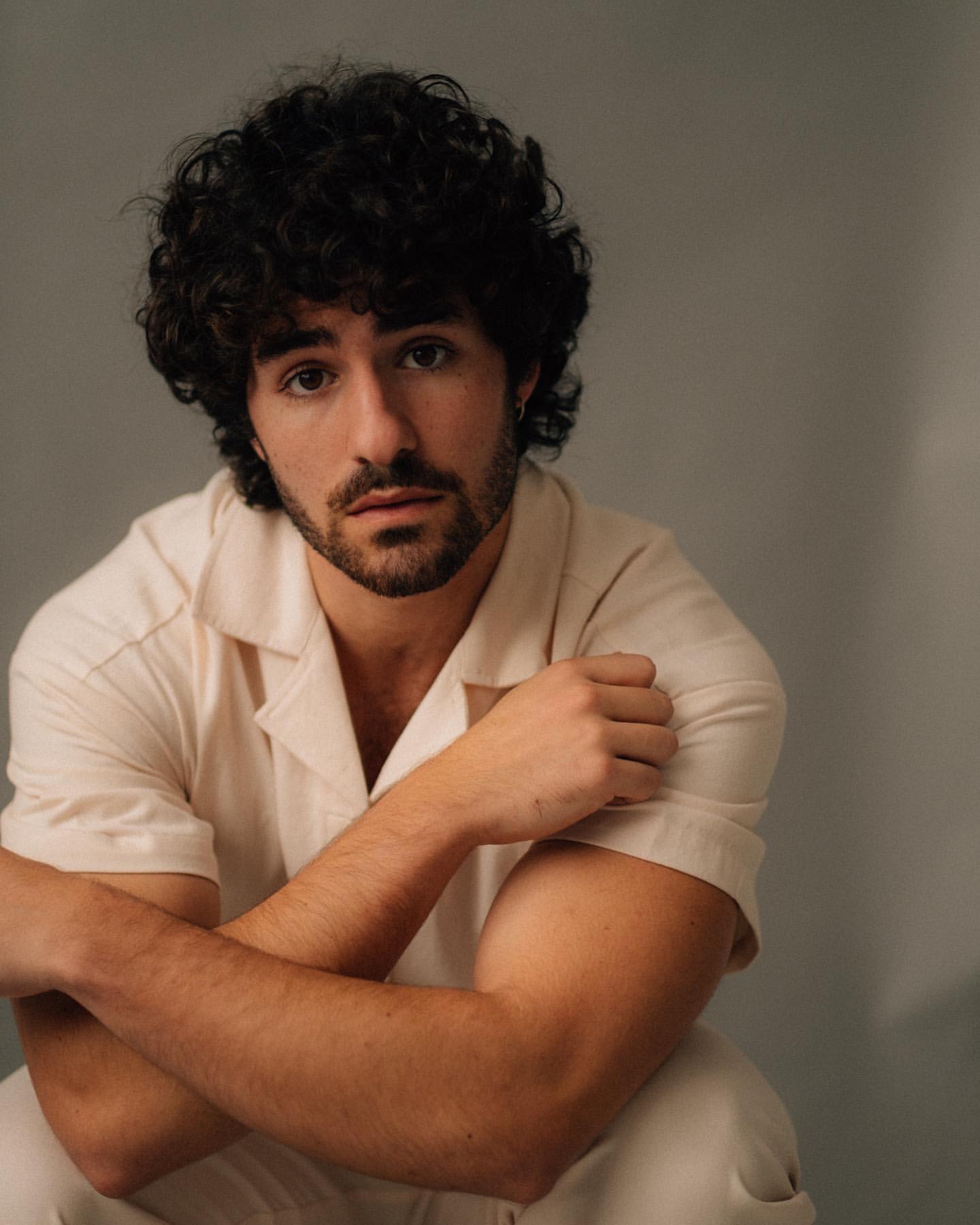 José Condessa soma e segue. Depois da série da Netflix, o filme de Almodóvar