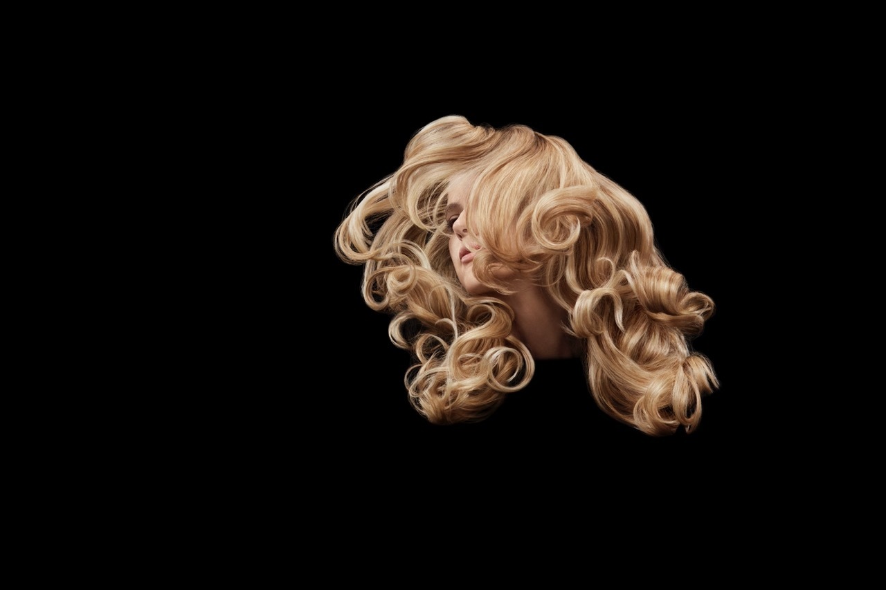 Vêm aí os primeiros produtos de styling da Dyson, que fixam o penteado sem tirar movimento ao cabelo