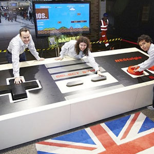 Ativista LGBTQ russa encontrada morta com facadas e sinais de estrangulamento