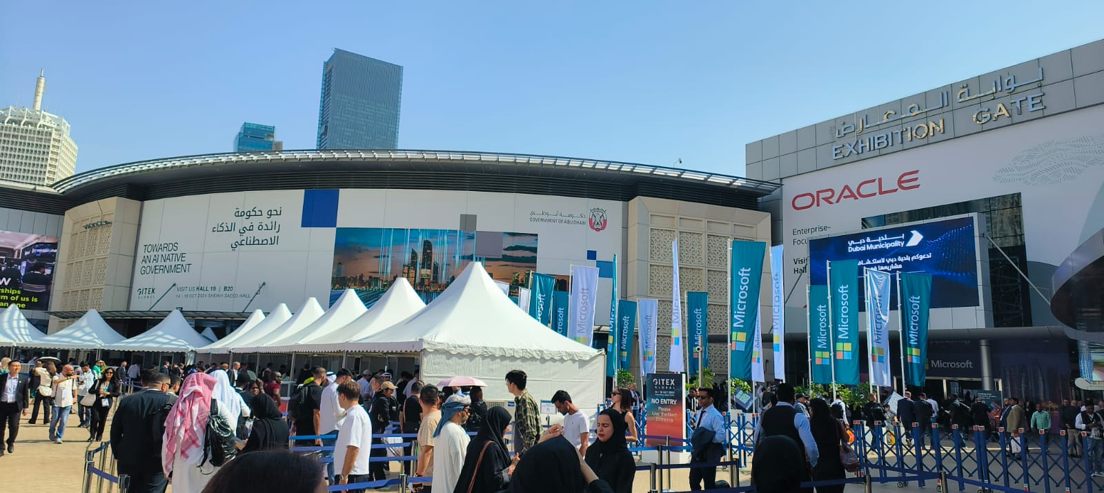 Estamos de queixo caído com o vestido irreverente da Parfois que é perfeito para o Natal