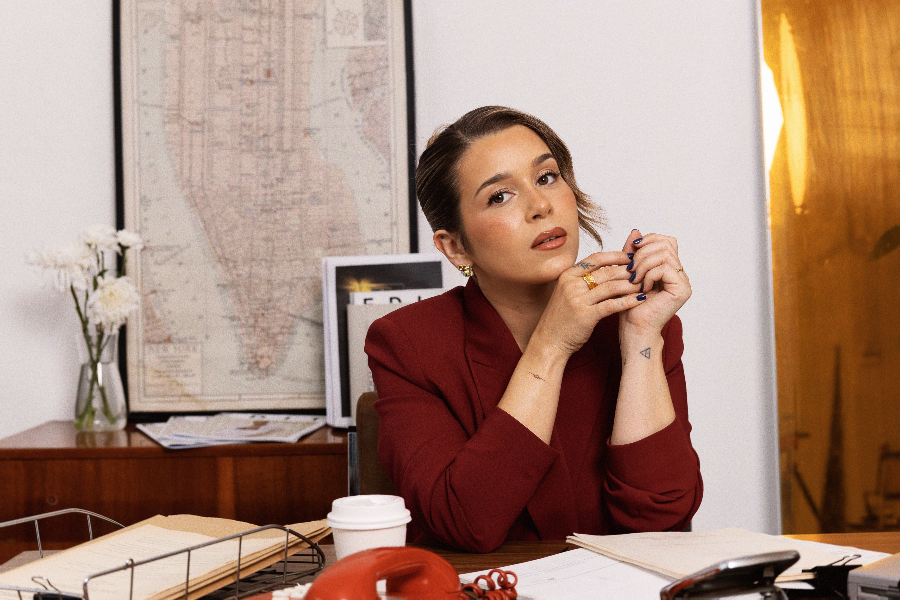 Os novos acessórios de Inês Rochinha vão transformar o frio em elegância. Veja as peças, que não chegam aos 50€