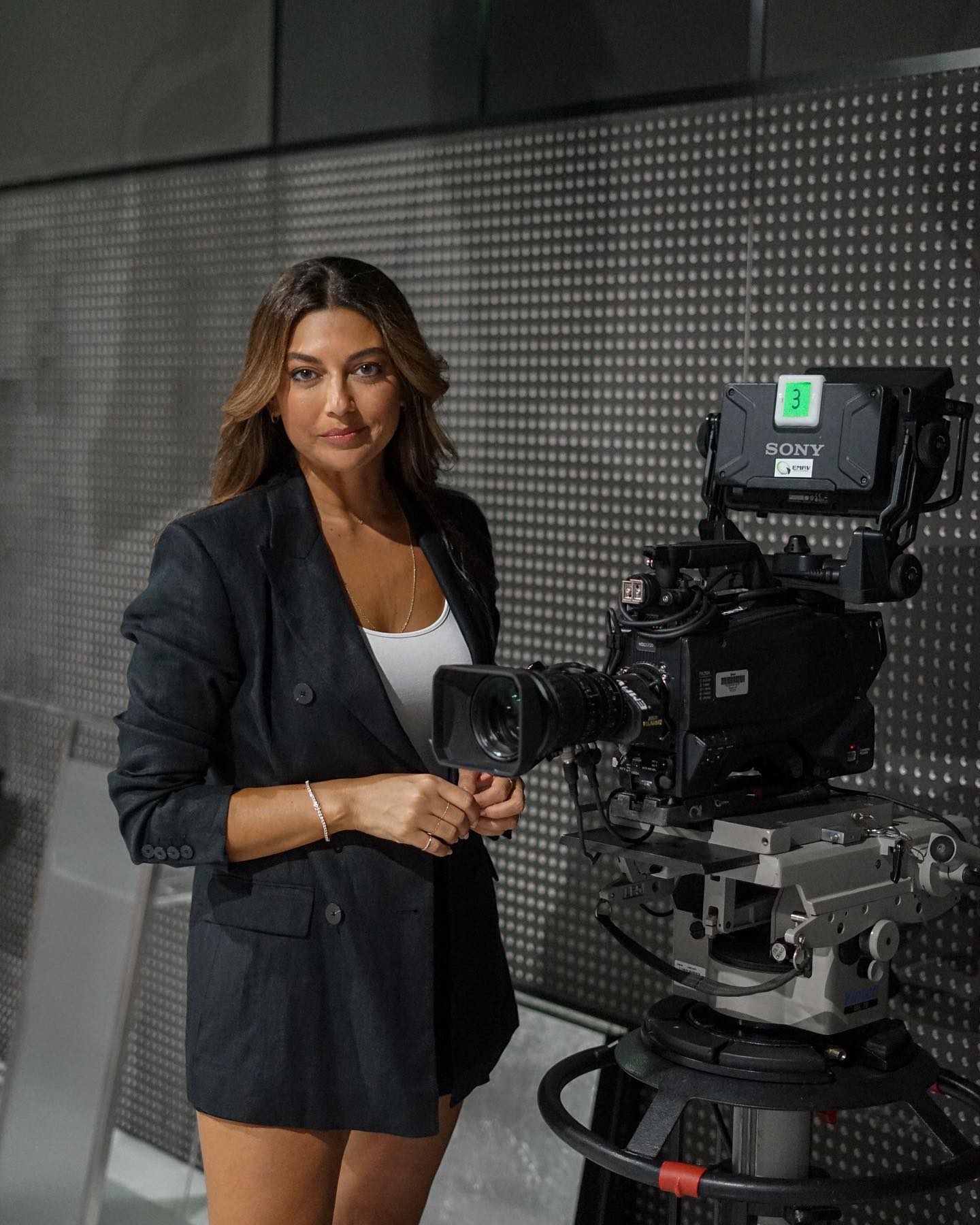 Acidente em “Congela”. Repórter da TVI entra em pânico com grilos, bate com a cabeça e leva pontos