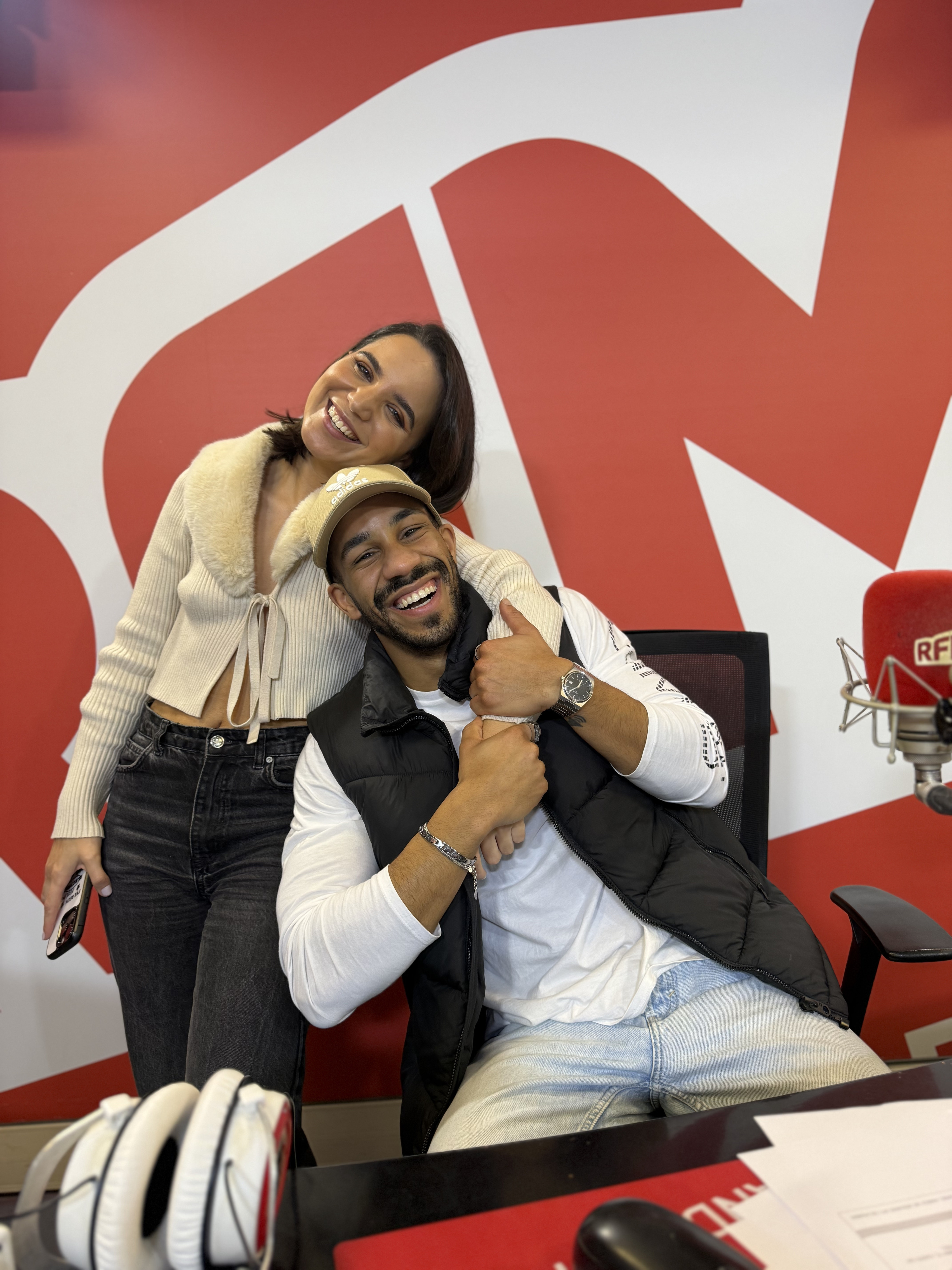 Hélder Tavares e Catarina Moreira são a dupla imbatível das tardes da RFM. “Primeiro estranha-se, depois entranha-se”