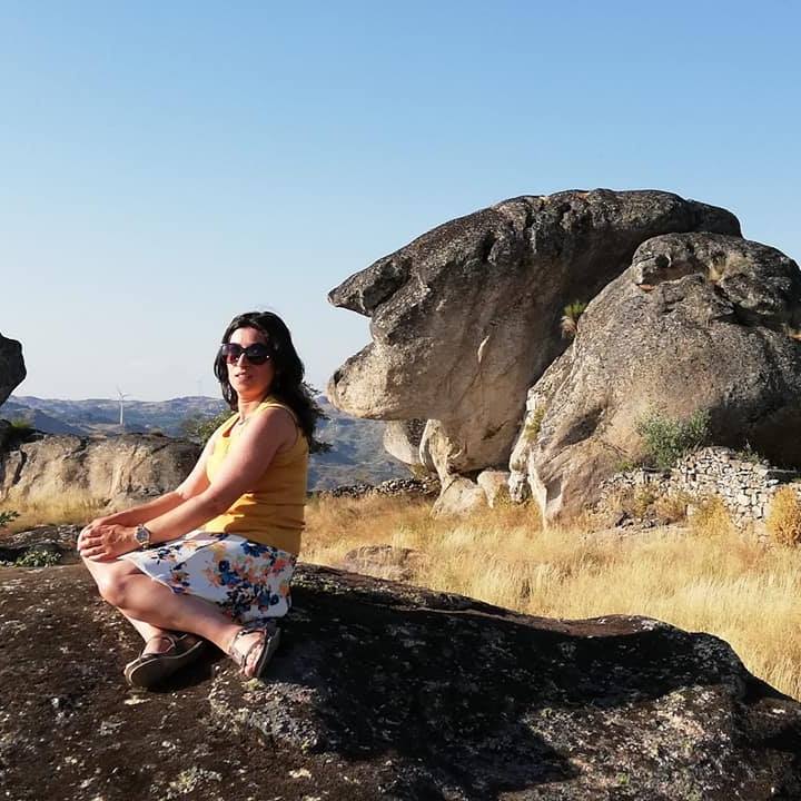 Não conseguiu falar com o SNS24, pediu ajuda no Facebook. A história da professora de 40 anos que morreu de COVID-19