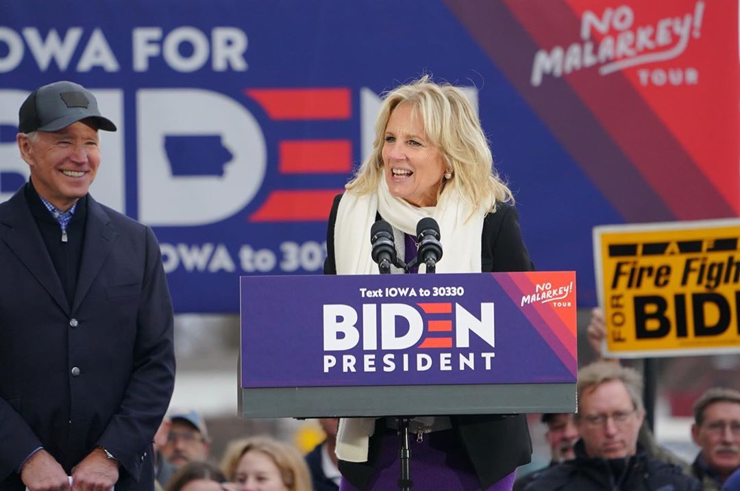 Jill Biden. Próxima primeira-dama dos EUA não vai deixar de trabalhar. “Ensinar é o que eu sou”