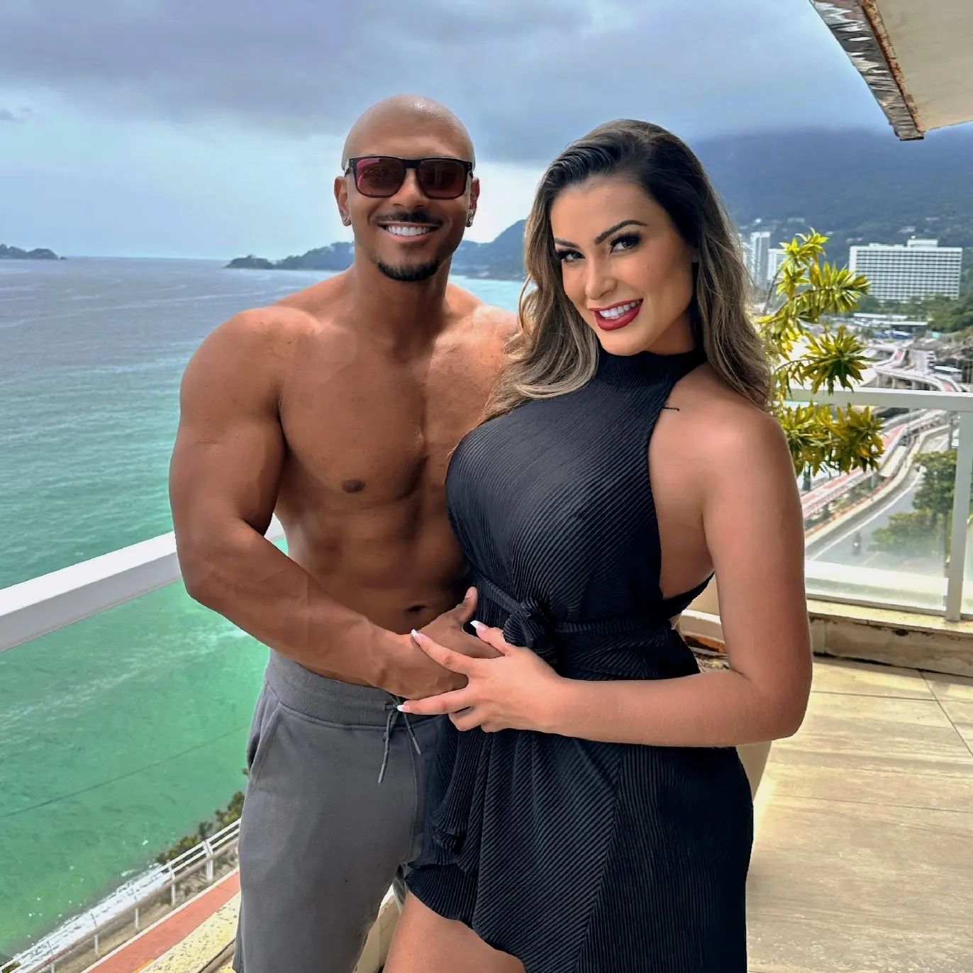 Influenciadora e atriz porno que teve um caso com CR7 conheceu novo namorado ao gravar vídeo de sexo a 4