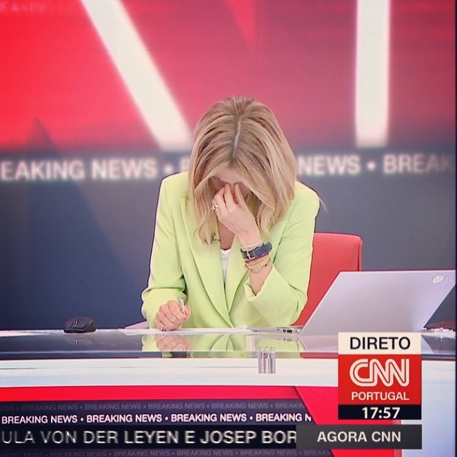 Pivô da CNN Portugal desaba em lágrimas com notícia sobre a guerra na Ucrânia