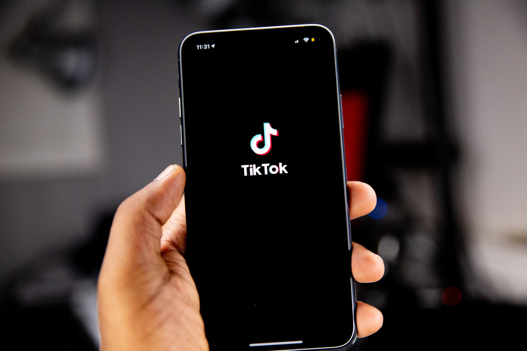 TikTok é palco de tráfico de droga? Tudo indica que sim e até há emojis específicos para o efeito