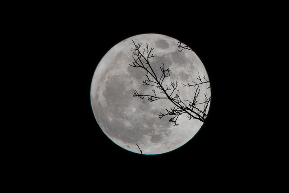 China lança lua artificial para iluminar uma cidade e substituir as luzes das ruas