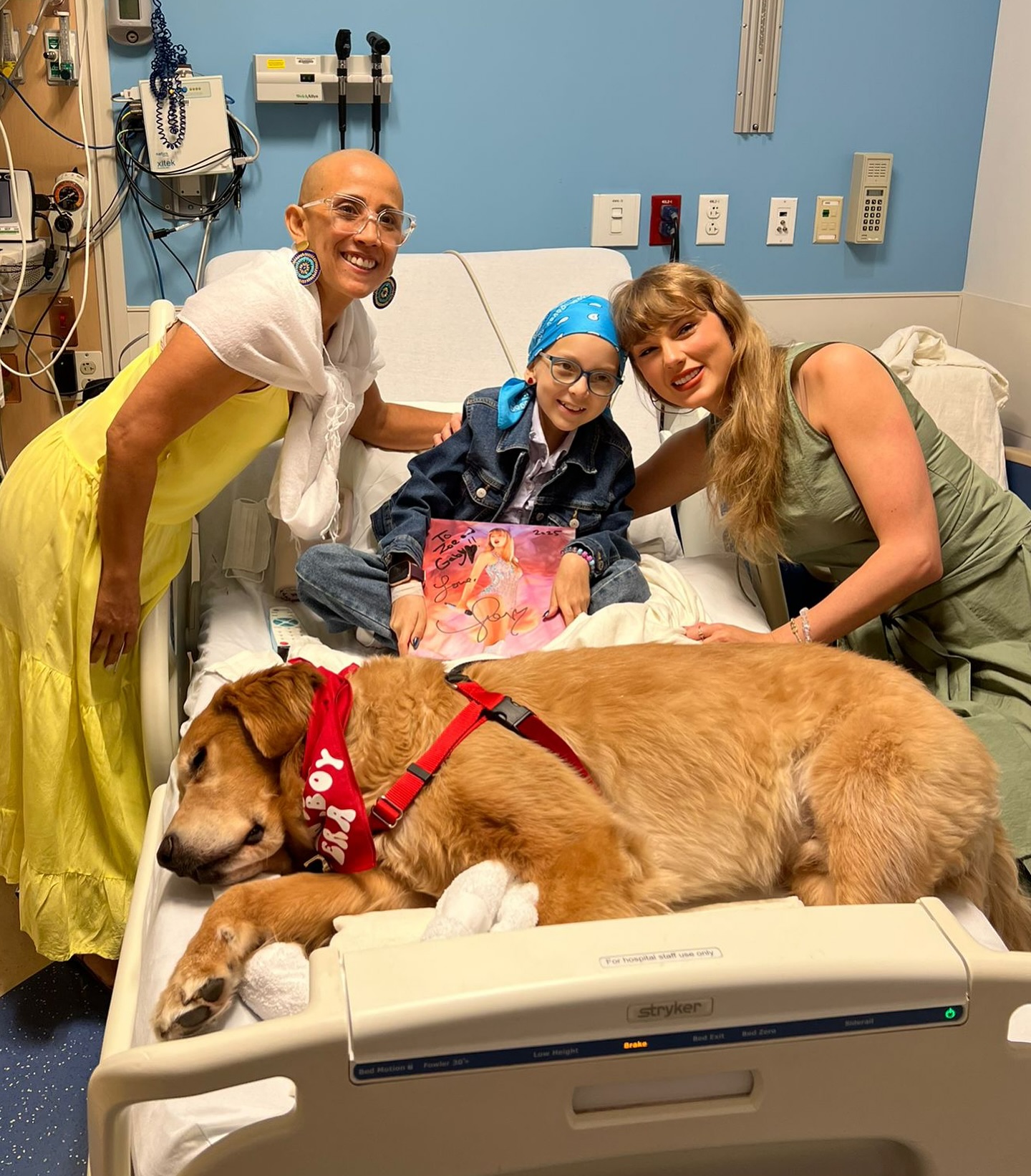 Taylor Swift faz surpresa em hospital pediátrico. 18 fotos amorosas da visita da cantora