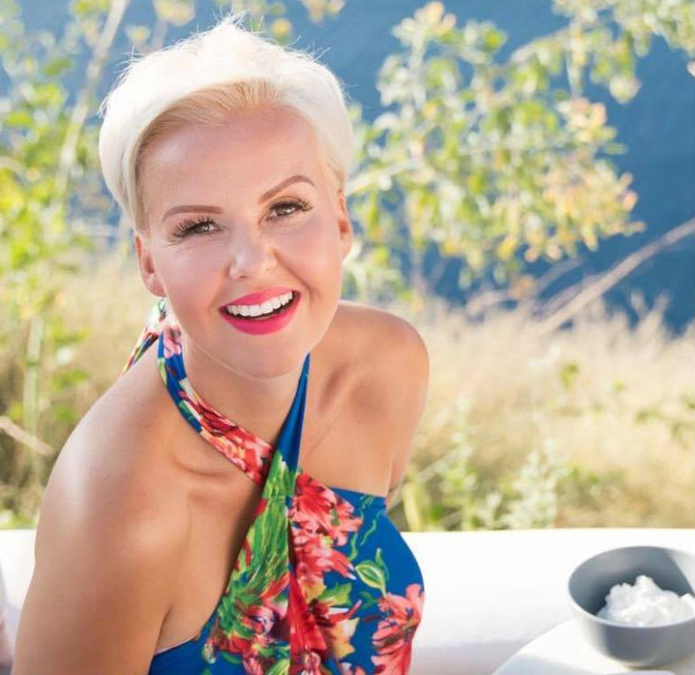 Mulher torna-se milionária depois de ter perdido o filho, o marido, a casa e as poupanças