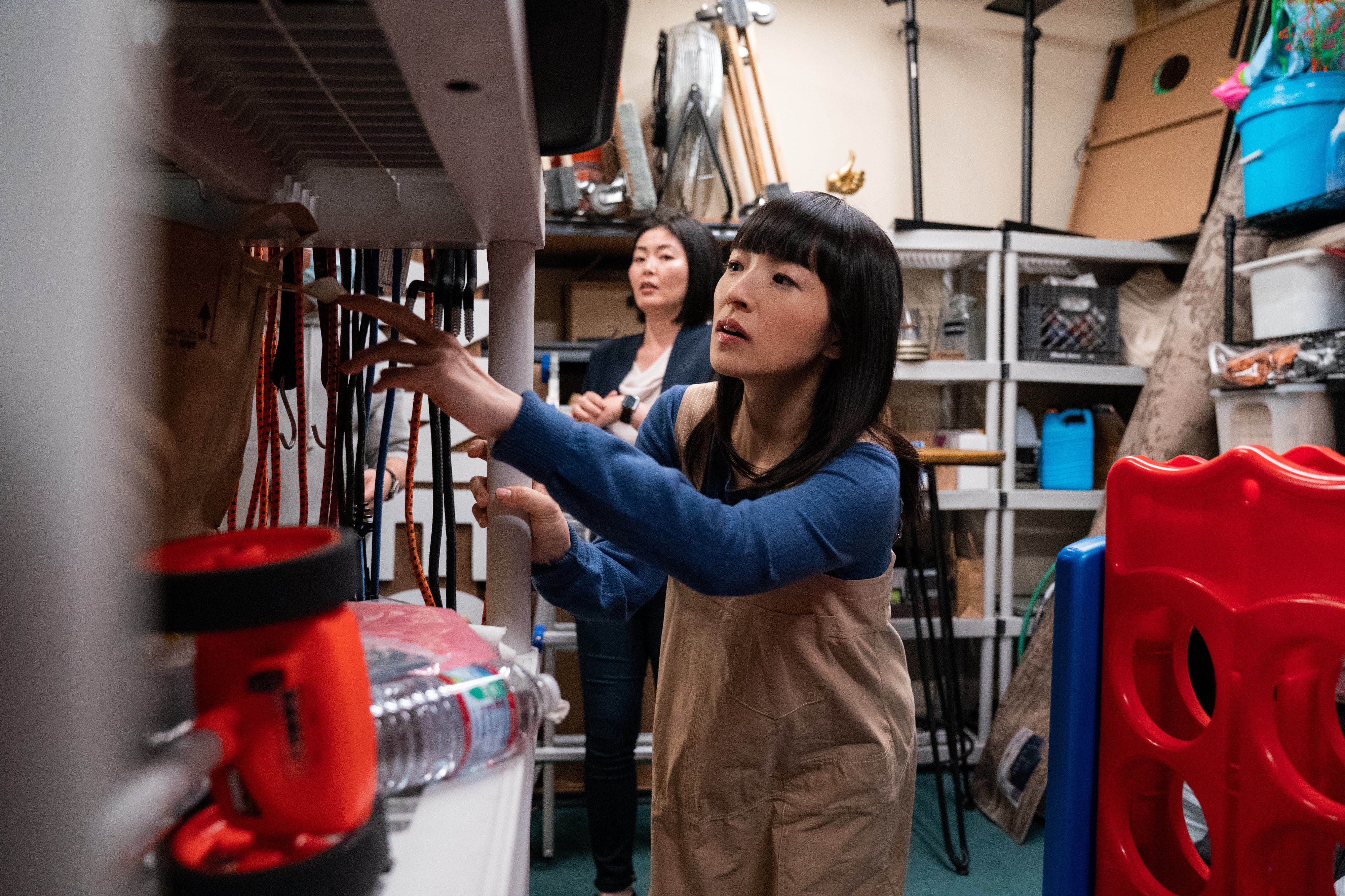 Marie Kondo desistiu de ser arrumadinha após ser mãe pela terceira vez. “A minha casa está uma bagunça”